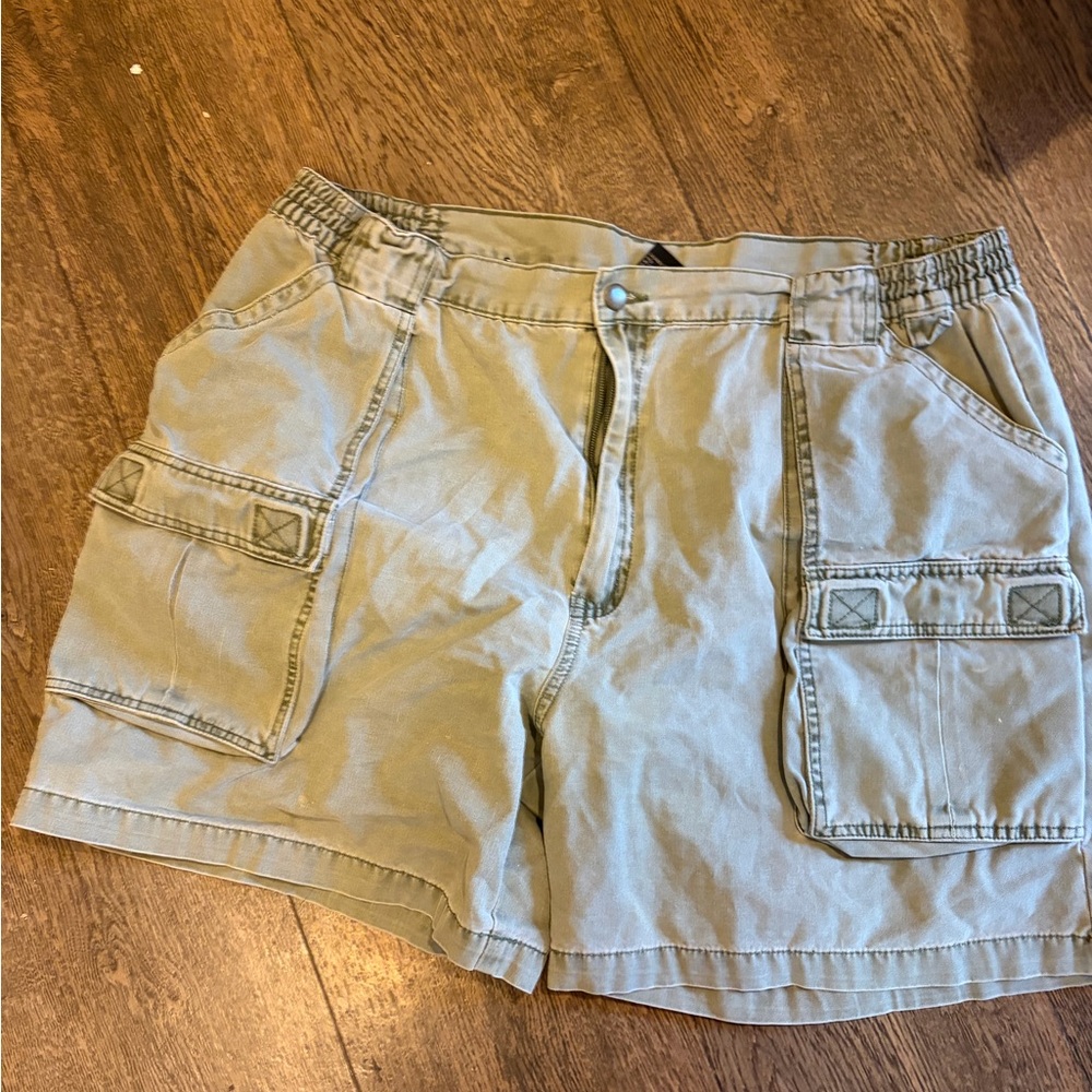 Men's Tan Cargo Shorts